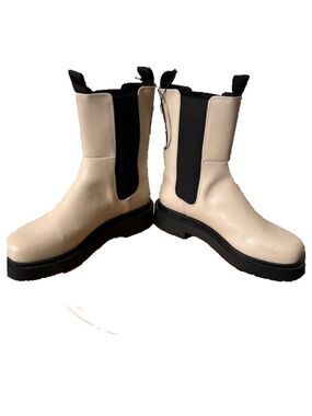NWOT H&M High Profile Chelsea boot size 11
